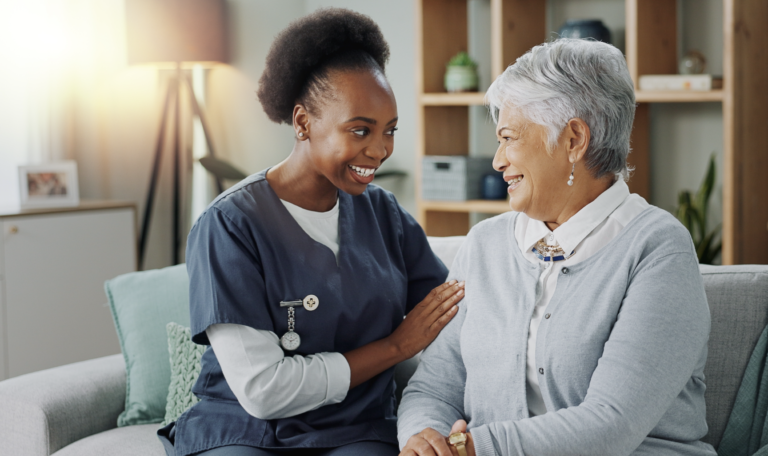 A nurse offers personalized medicine at home for elder care through House call The App